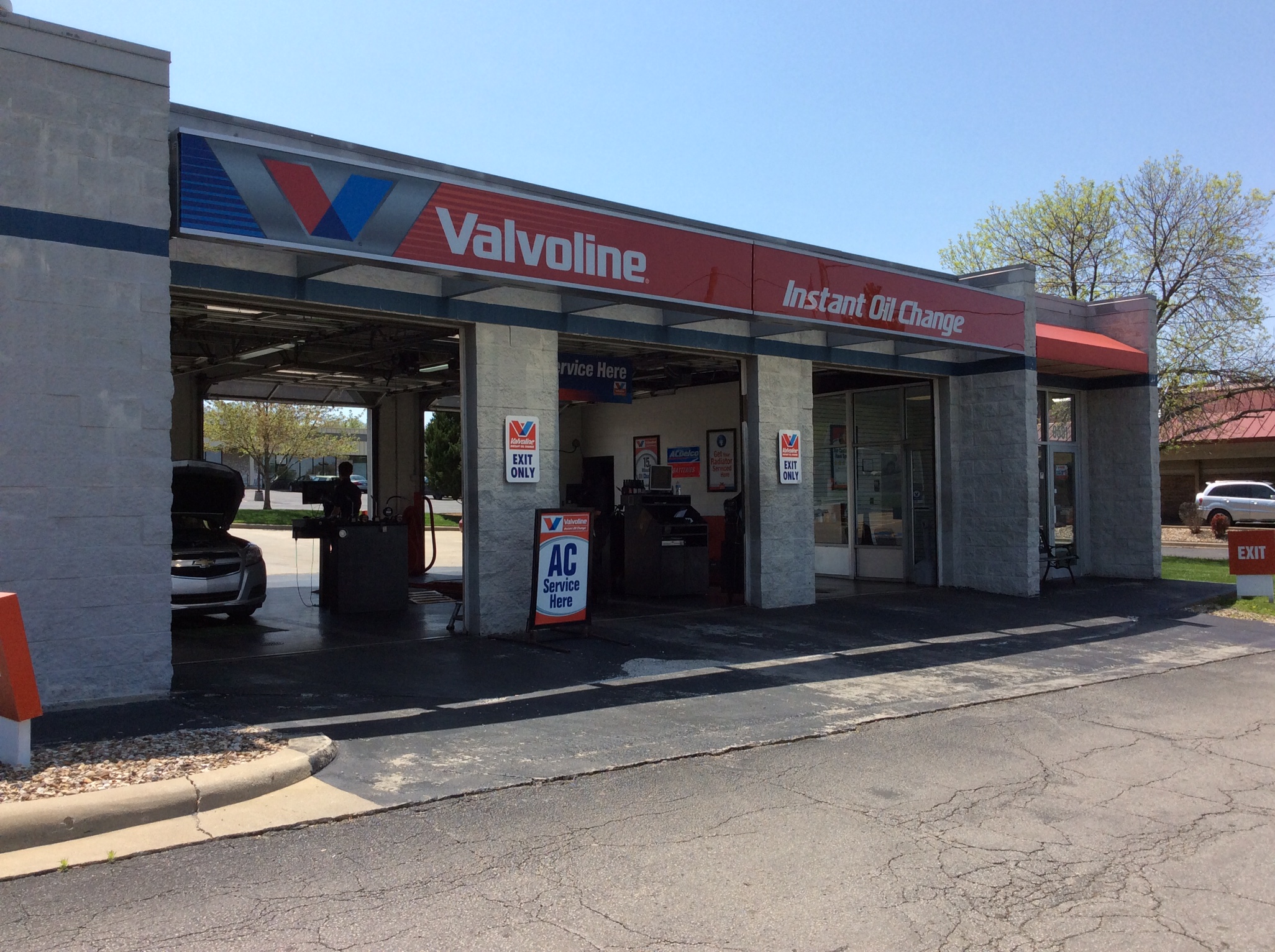 Valvoline Instant Oil Change Overland Park, KS, 9531 W 87Th St